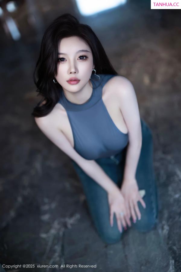   [XiuRen]高清写真图 2025.11.06 No.10952 杏子Yada 丰腴身材第17张图片